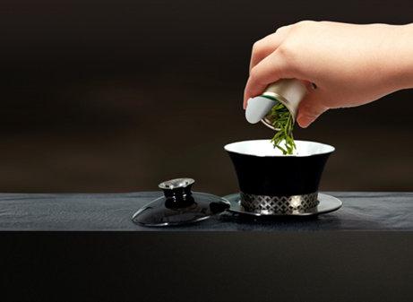 杜國楹攜小罐茶雙獲大獎 以創新思維重塑中國茶的現代表達